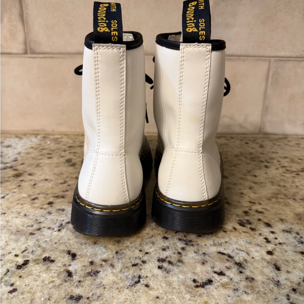 Dr. Martens Women's White Leather Combat Boots size 8 US - Picture 4 of 7